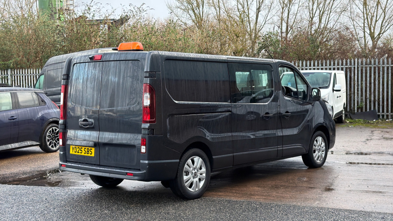 Nissan Primastar 30 L2 Diesel 2.0 dCi 130ps H1 Tekna Crew Van